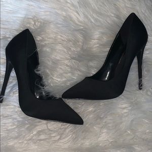 cute black heels!